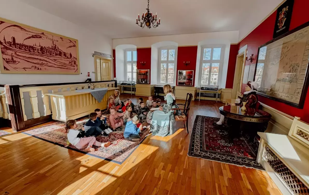 Zdjęcie do Domek pod stołem.