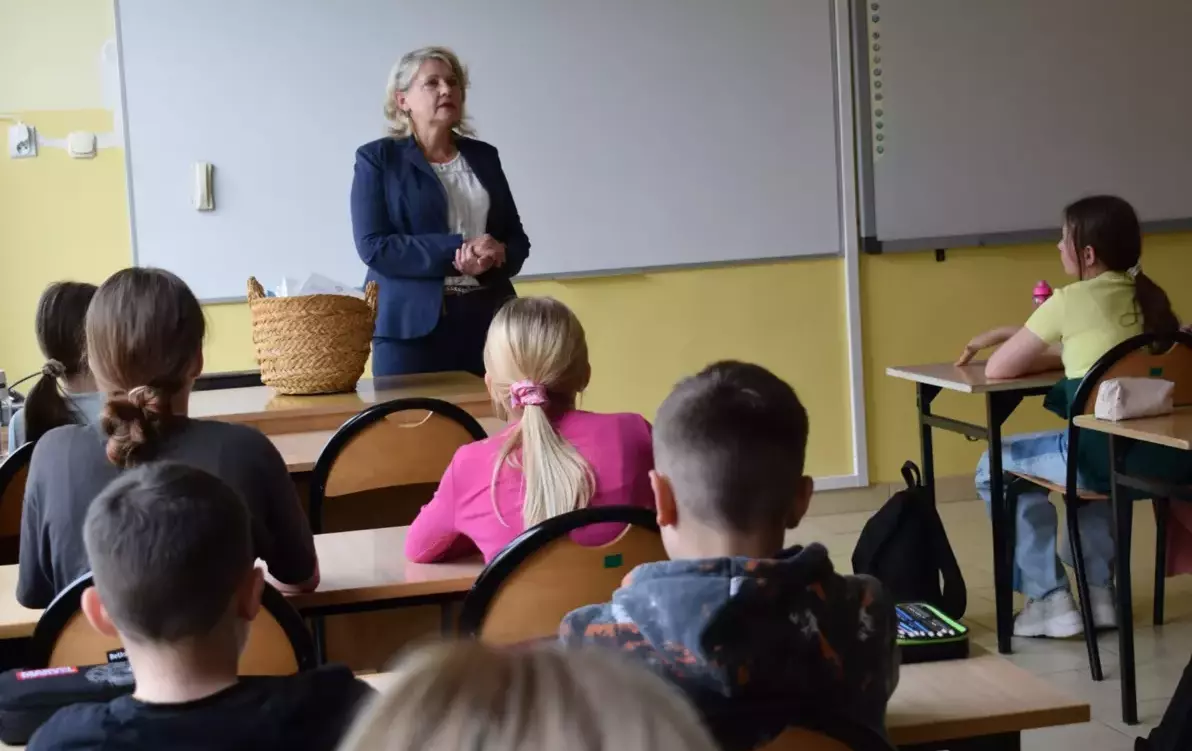 Zdjęcie do Z wizytą w Szkole Podstawowej w Drzonowie.