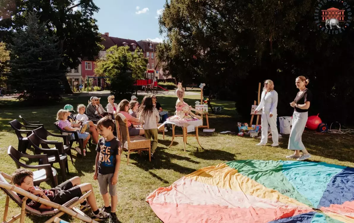 Zdjęcie do Piknik z książką &ndash; wsp&oacute;lne popołudnie 