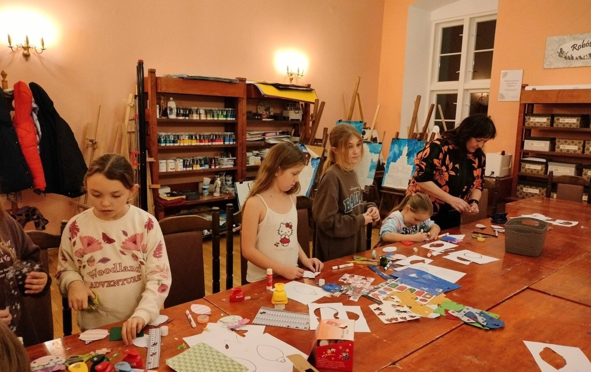 Zdjęcie do Akademia Malucha i Klub Starszaka życzą wesołych, zdrowych i radosnych Świąt Bożego Narodzenia.