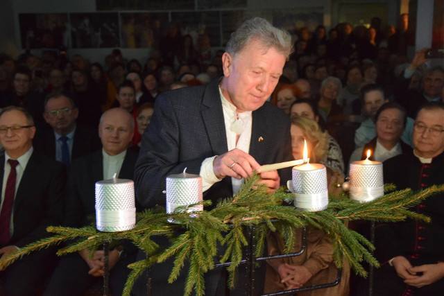Zdjęcie do Z głębokim b&oacute;lem i szczerym smutkiem przyjęliśmy wiadomość...
