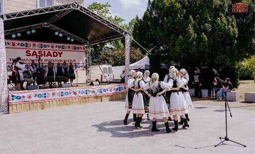 Zdjęcie do SĄSIEDZKIE SPOTKANIE- &bdquo;SĄSIADY&rdquo; 2026